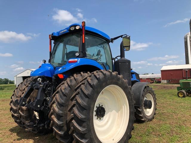 New Holland T8.32