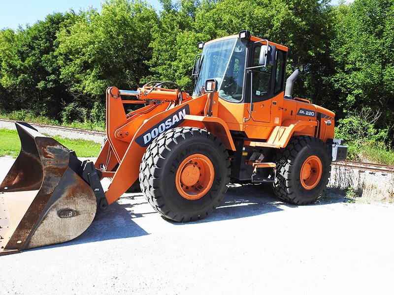 2011 Doosan DL220