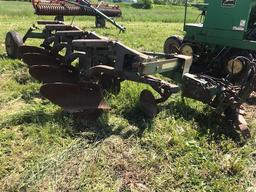 John Deere 2600 4-18 Plow