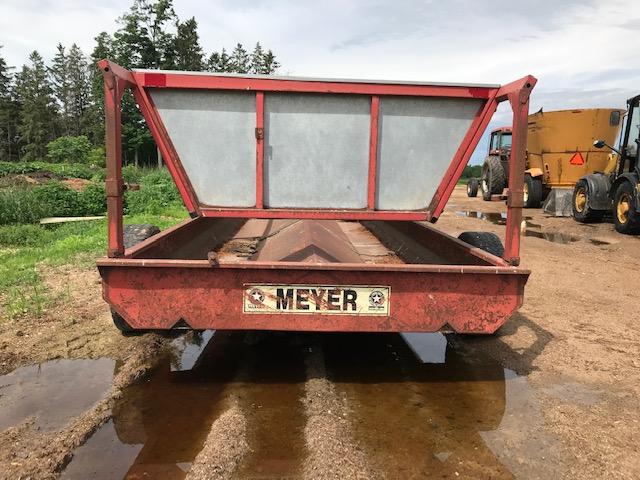 Meyer Feeder Wagon