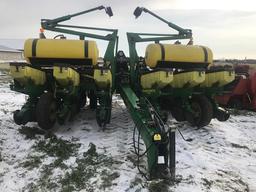 John Deere 1760 12 Row MaxEmerge Planter