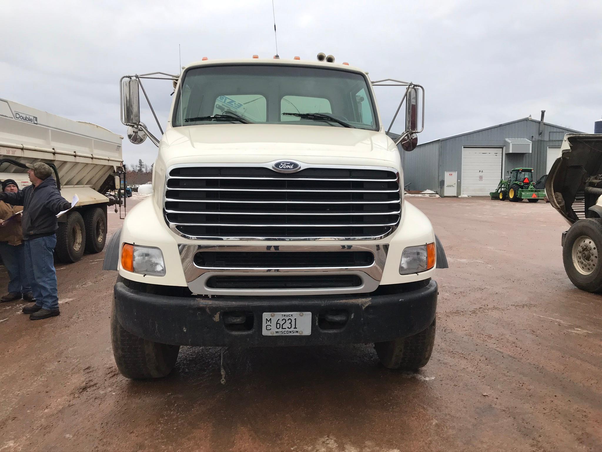 1998 Ford L9000 Truck