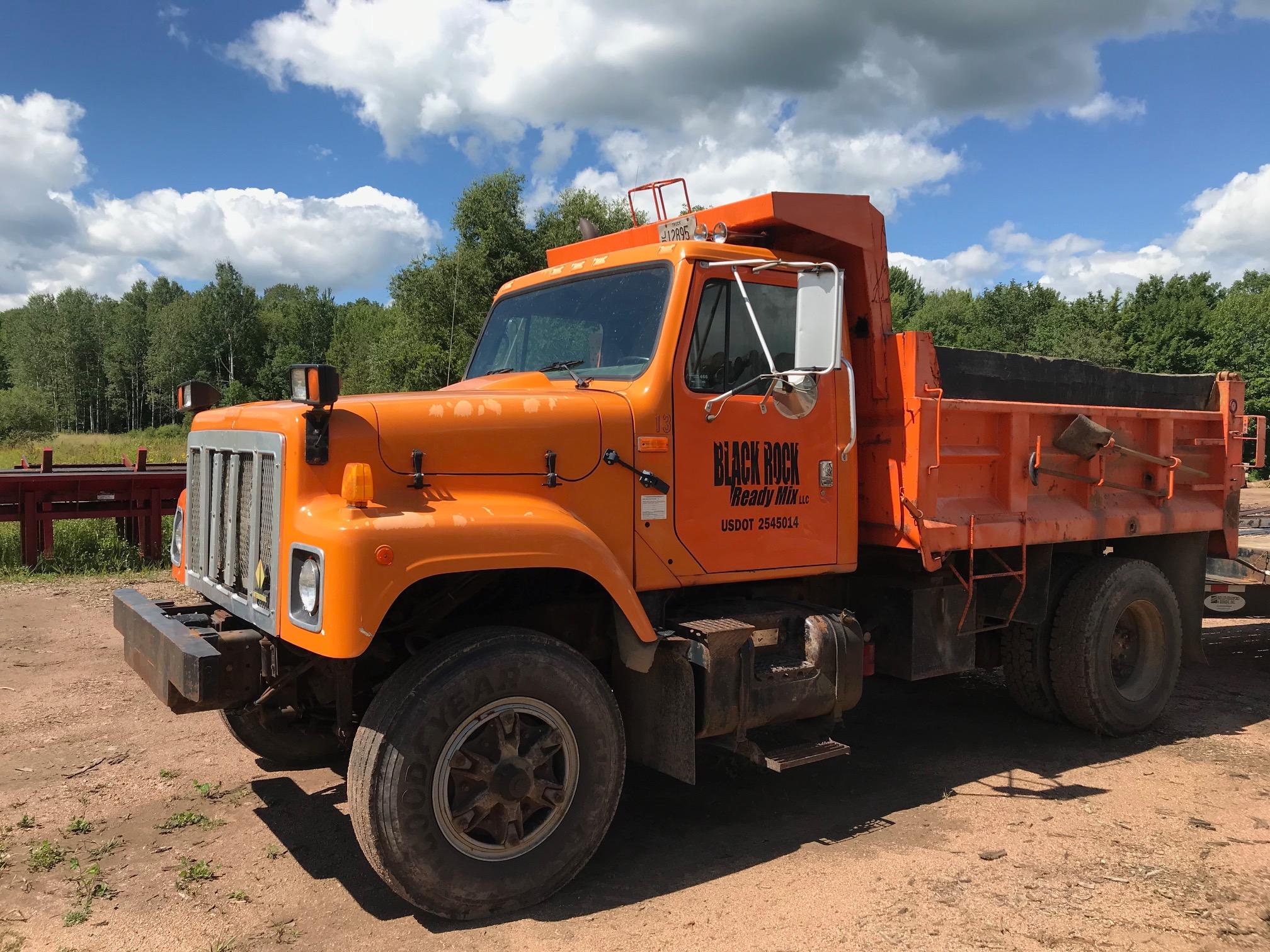 1992 International 2554 4X2 Dump Tuck