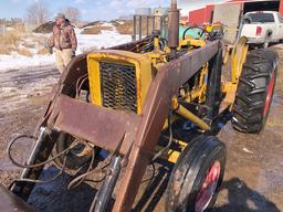 John Deere 440 Industrial Tractor