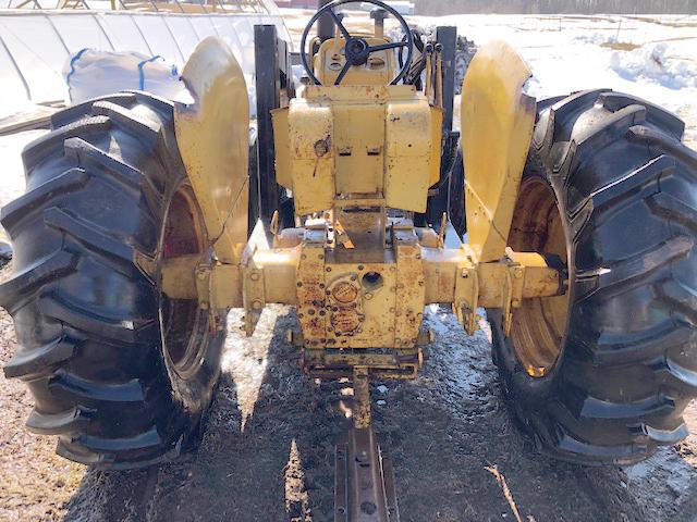 John Deere 440 Industrial Tractor