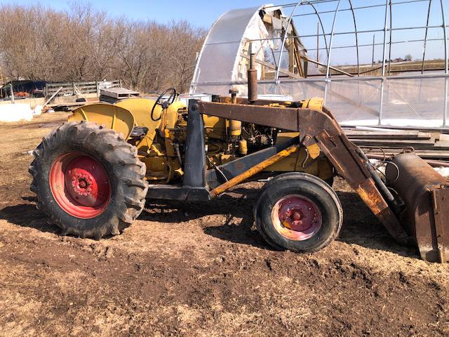 John Deere 440 Industrial Tractor