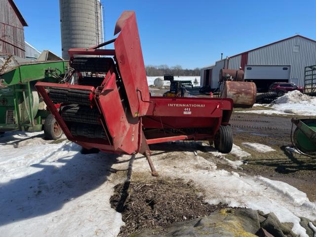 International 445 Square Baler