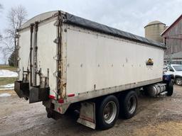 1994 Ford LTL 9000 AeroMax Grain Truck