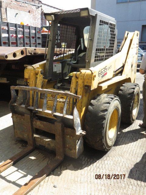 Gehl 6635 XLT Skidsteer SERIAL # 602221