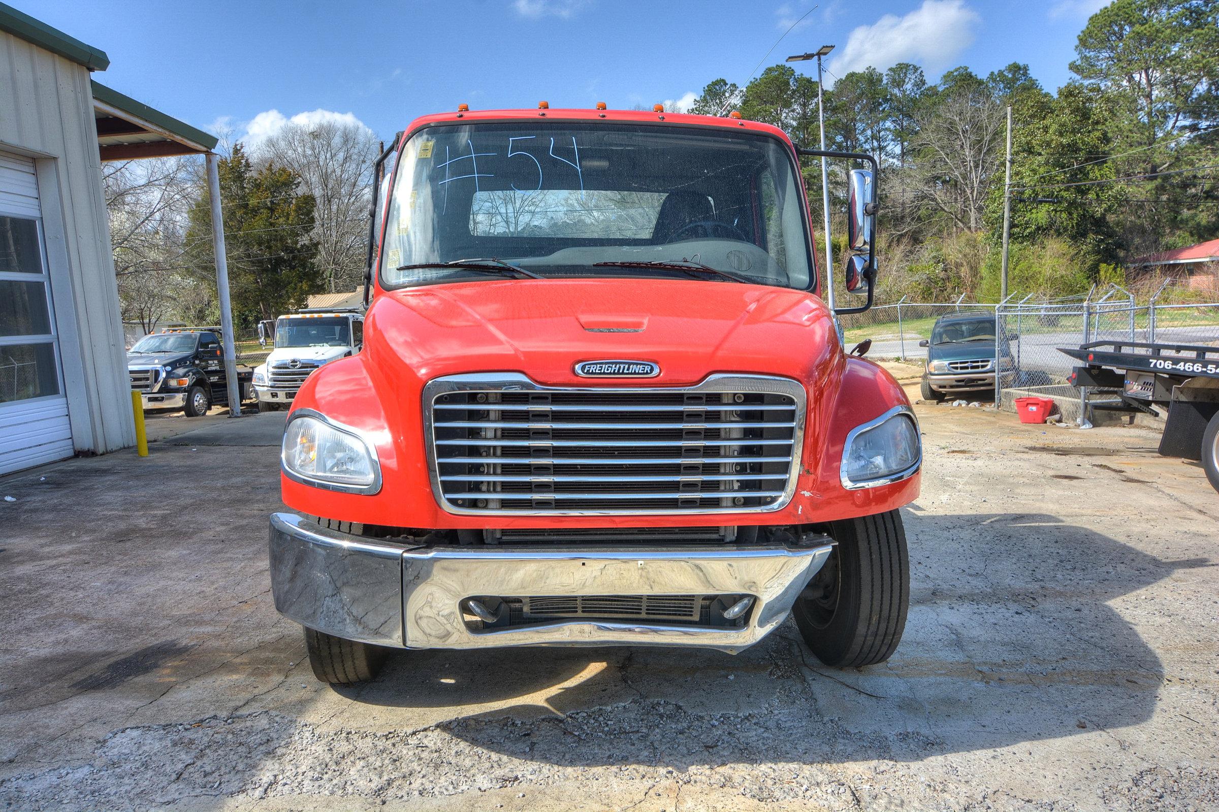 TRUCK #84 2015 Freightliner M2 106 Convential Cab Cummins 6.7L Diesel Class