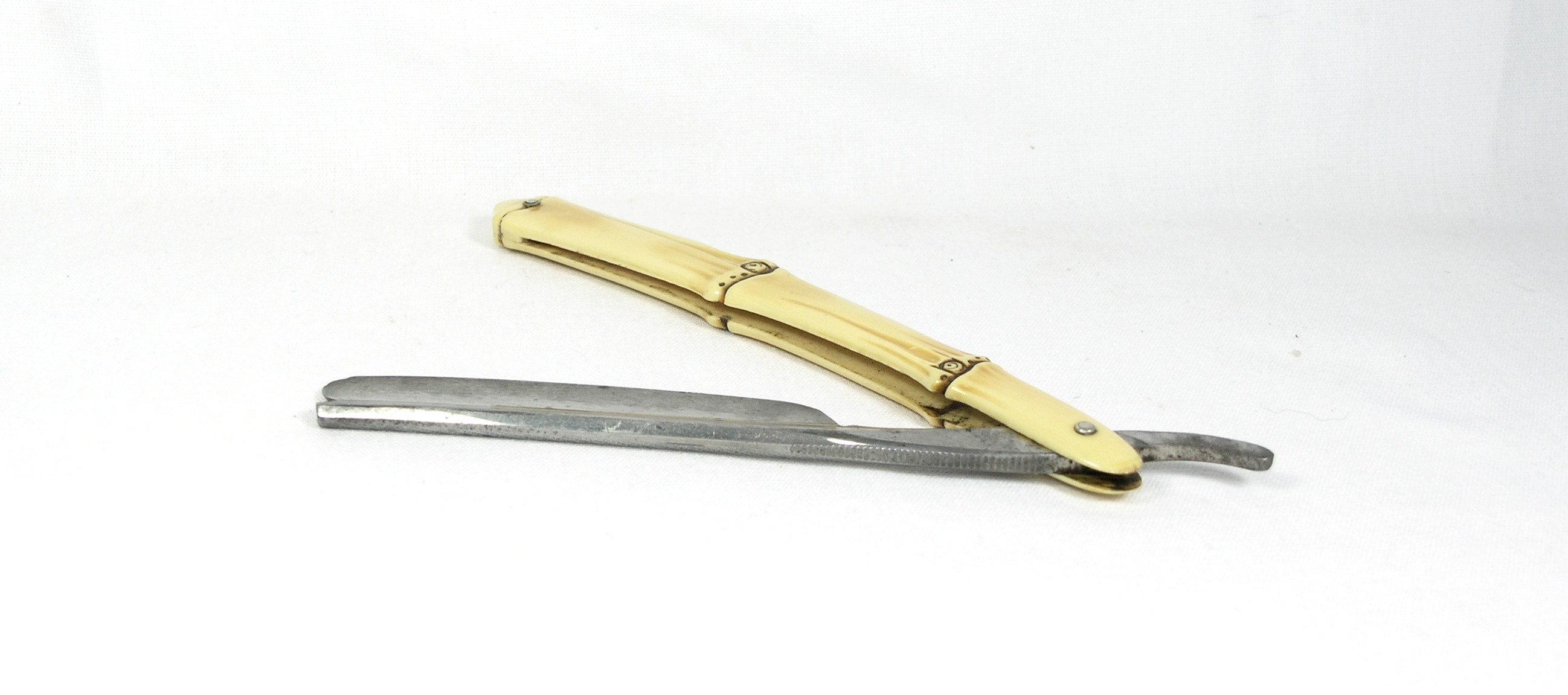 Waterville Cutlery Co. Waterville Conn. No.150 notched point straight razor