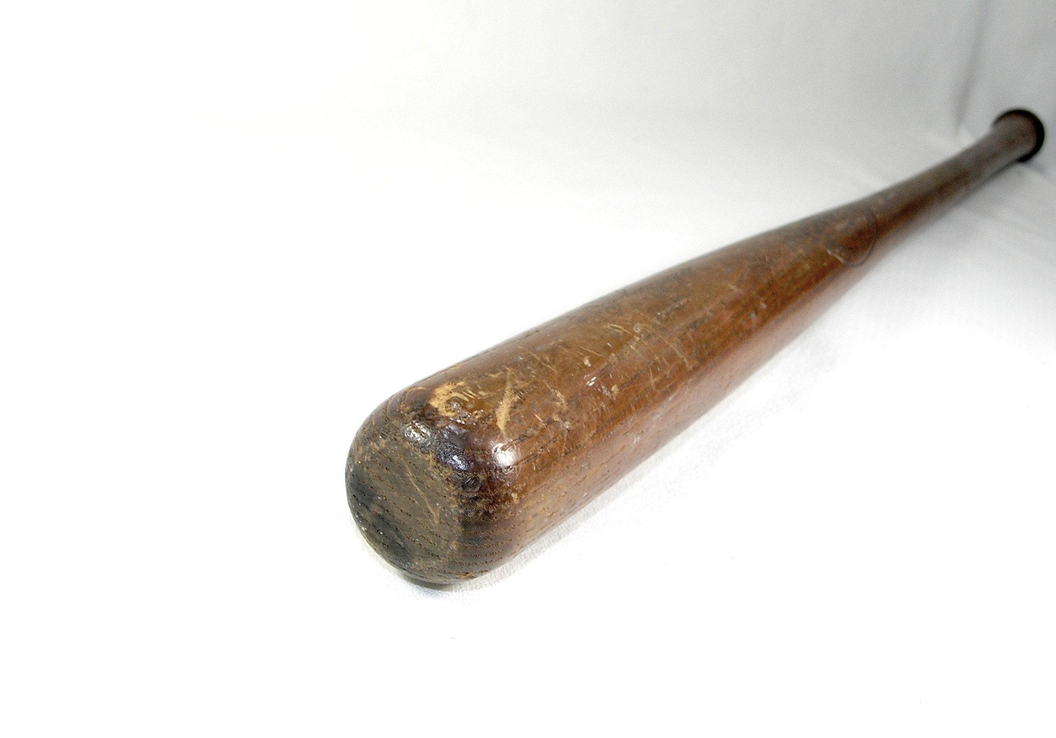 1930s Genuine Schoolboy "Rowe" Louisville Slugger No.25 Mini Baseball Bat.