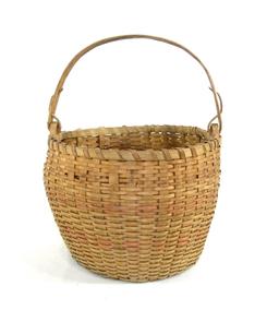 Vintage Native American Gathering Basket with Handle.    10" dia x 7" tall