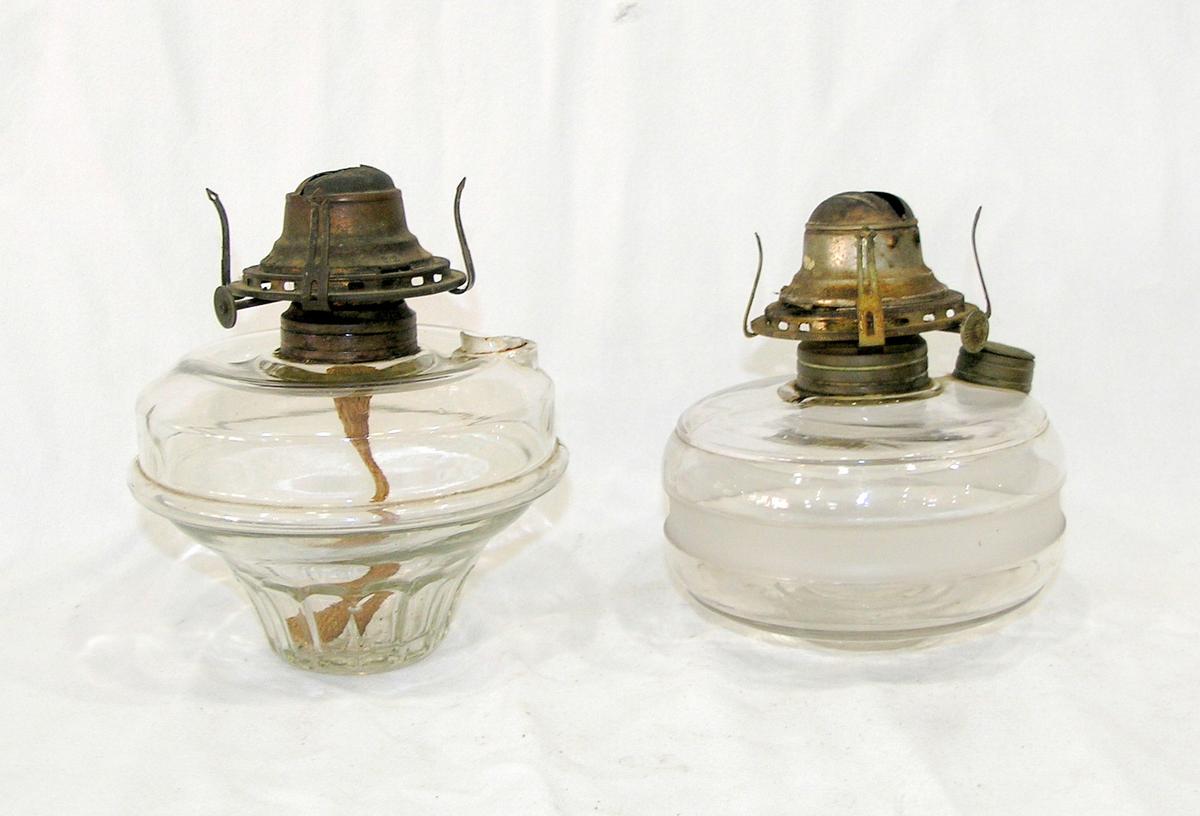 Lot Of 2 Queen Anne Clear Glass Kerosene Table Lamps One Has Chips And Piec