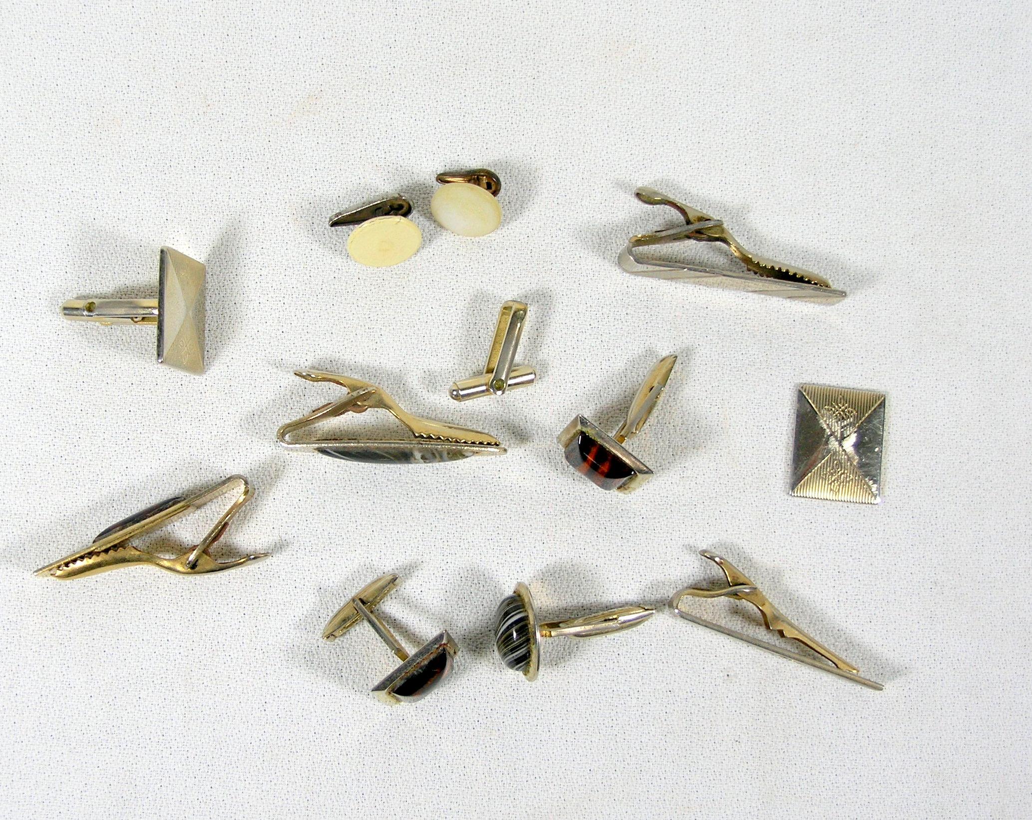 Misc Assorted Mens Gold Tone Cuff Links & Tie Clips.