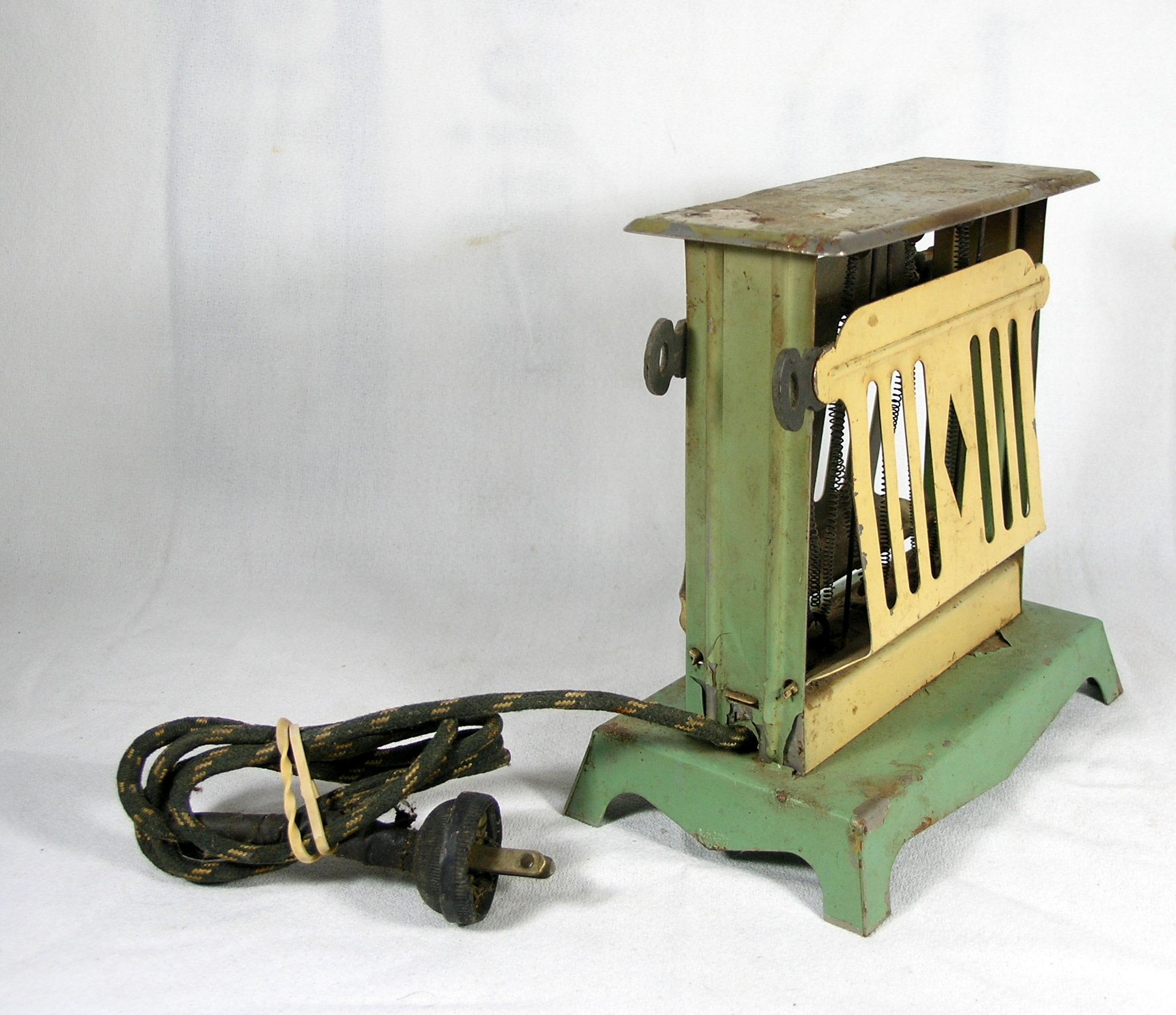 Vintage 1930's Handy Hot Toaster Not Tested Good Condition.  Stands 7-1/4"