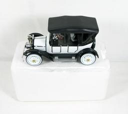 Diecast Replica of 1925 Chevrolet Five Passener Baby Grand from National Mo