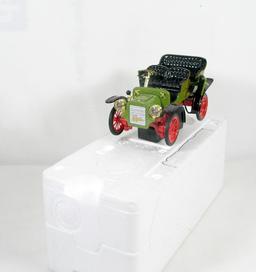 Diecast Replica of 1907 Cadillac Model M from National Motor Museum Mint 1/