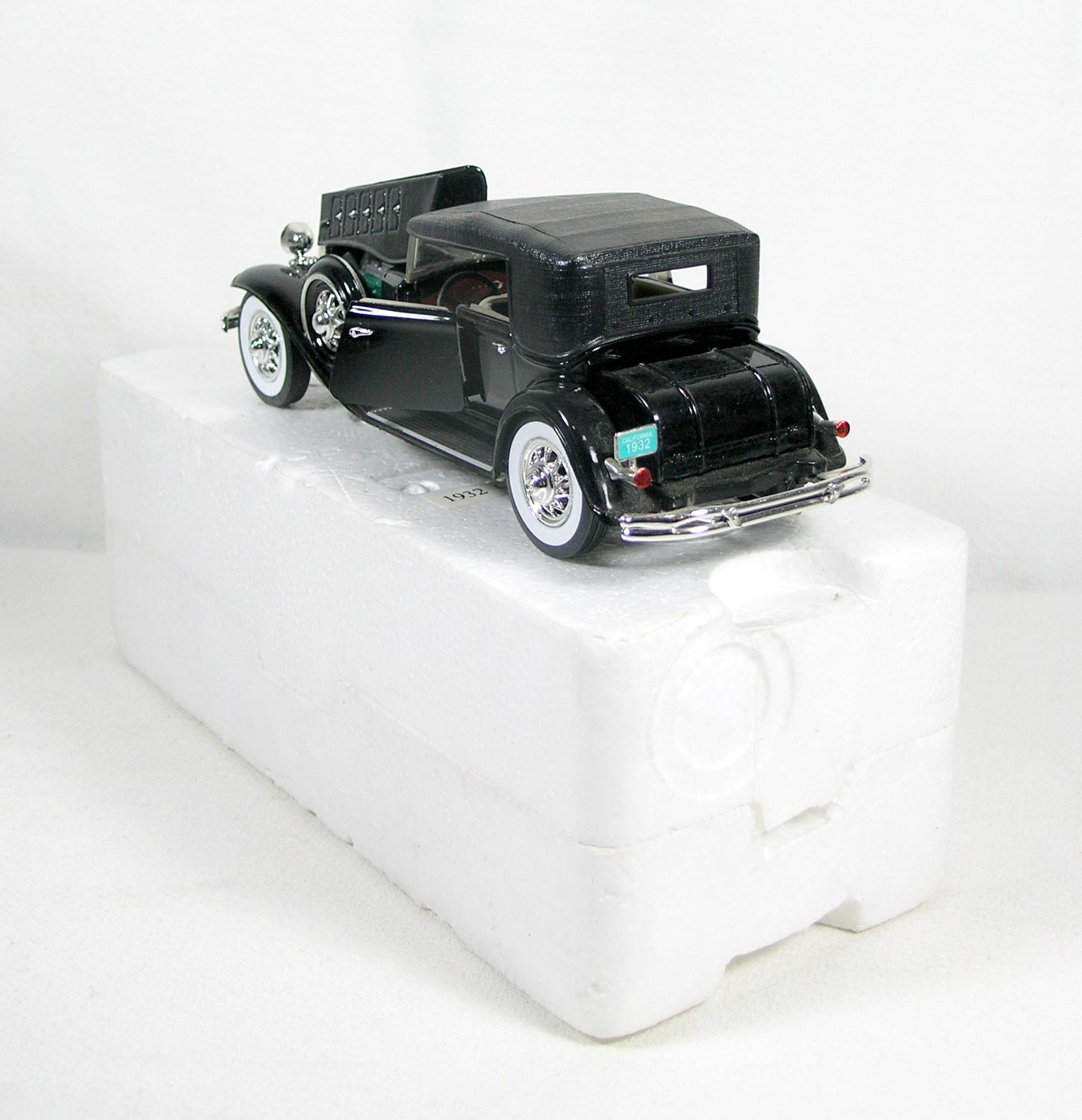 Diecast Replica of 1932 Chrysler Lebaron from Signature Models for National