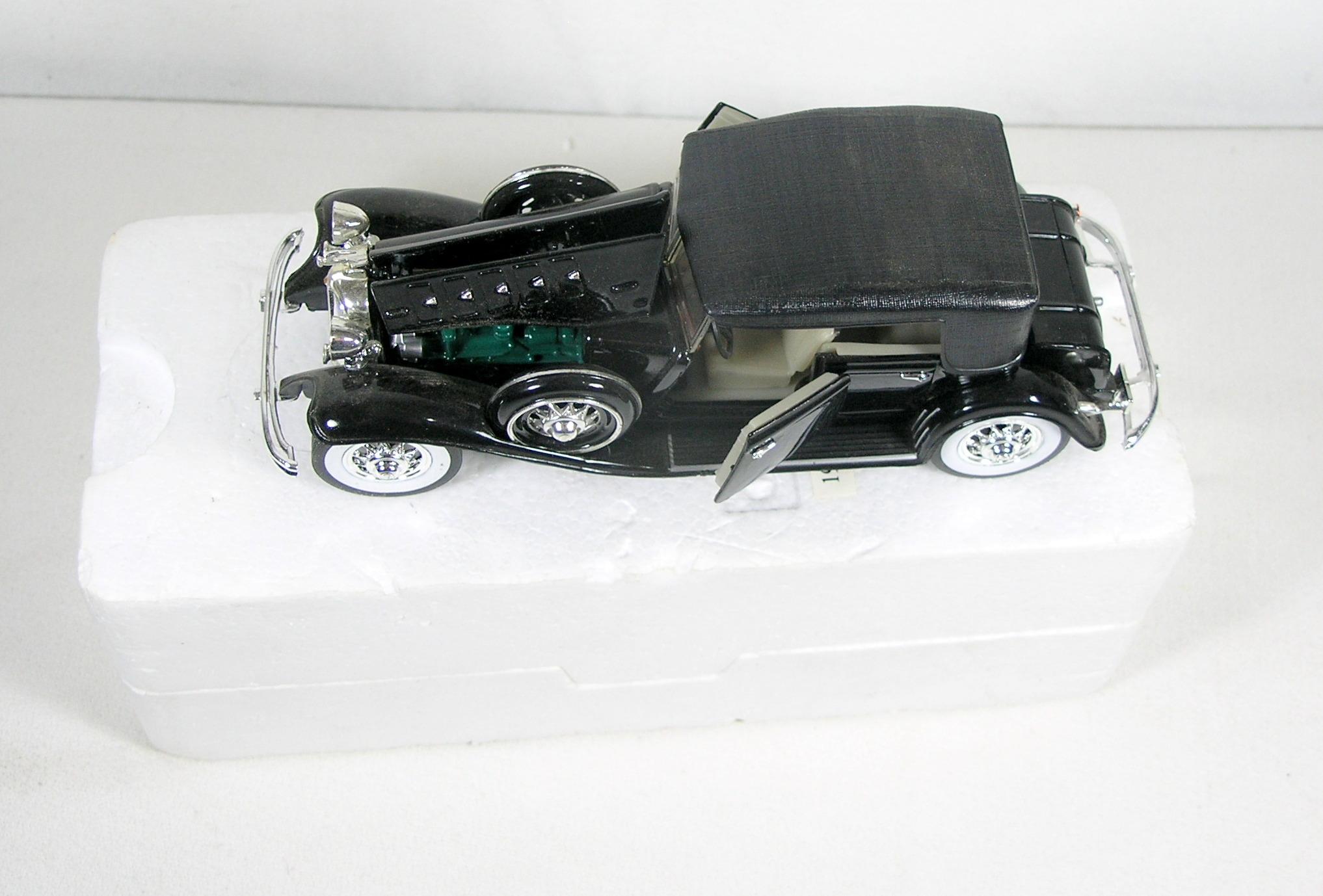 Diecast Replica of 1932 Chrysler Lebaron from Signature Models for National