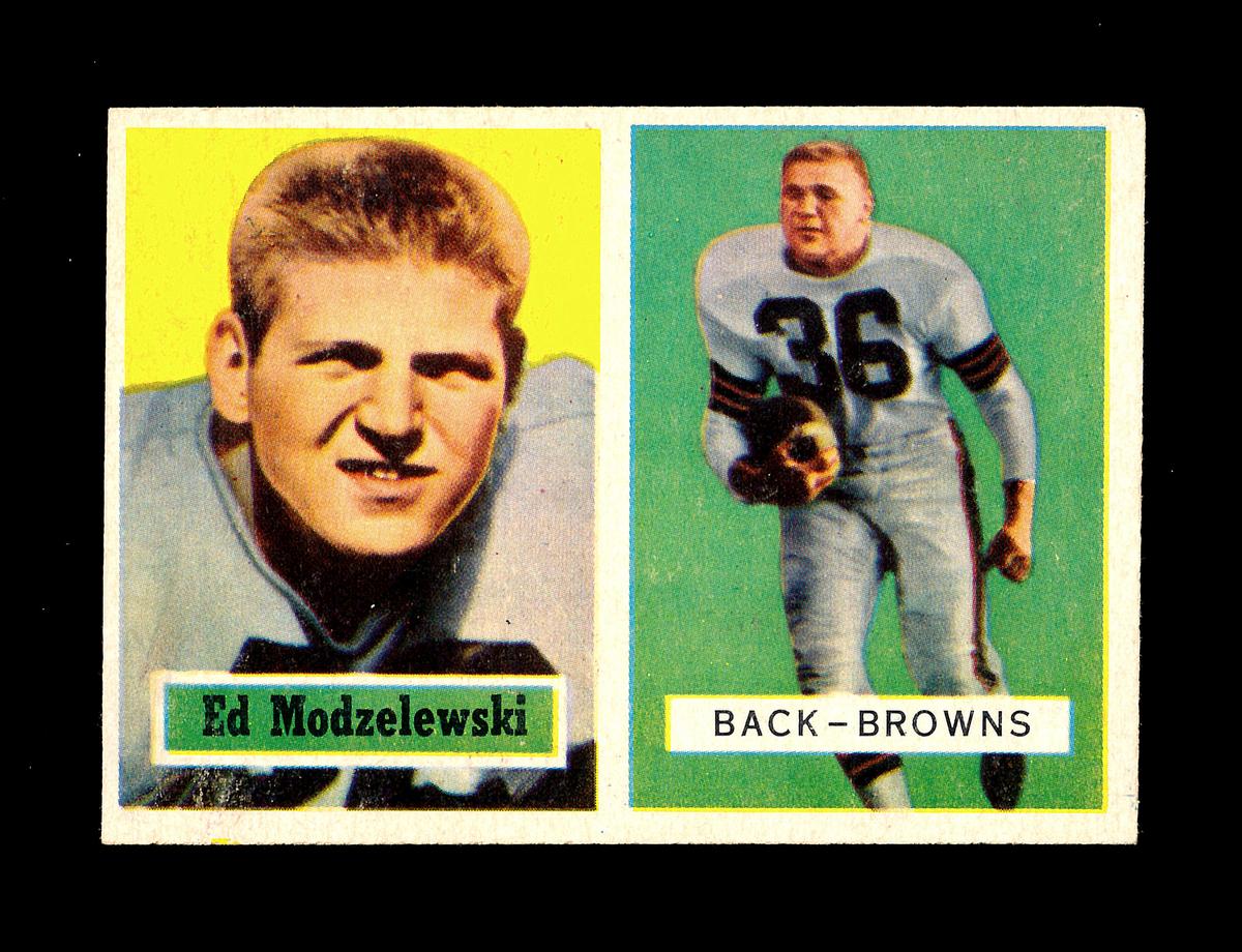 1957 Topps Football Card #127 Ed Modelewski Cleveland Browns.