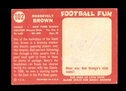 1958 Topps Football Cards #102 Hall of Famer Roosevelt Brown New York Giant