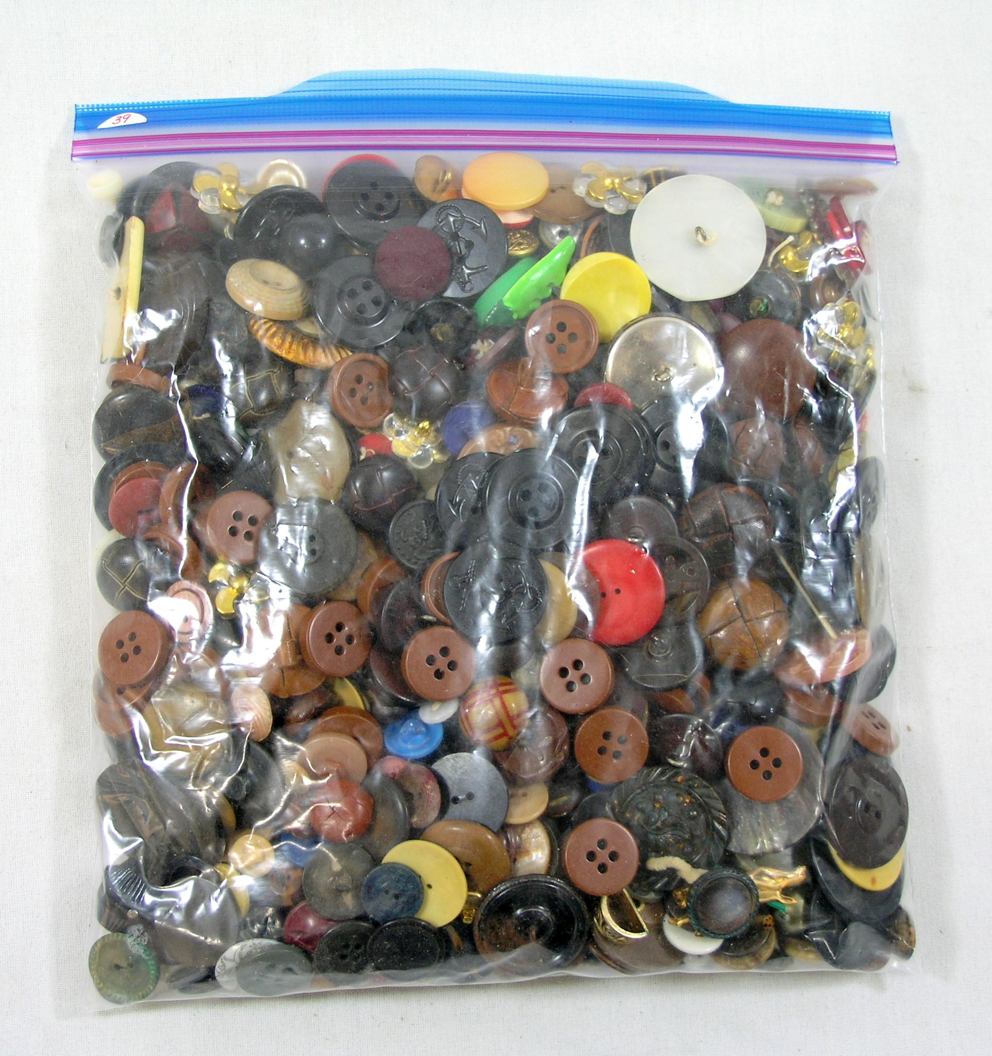 3 Pound Bag of Mixed Vintage & Newer Buttons