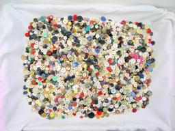 3 Pound Bag of Mixed Vintage & Newer Buttons