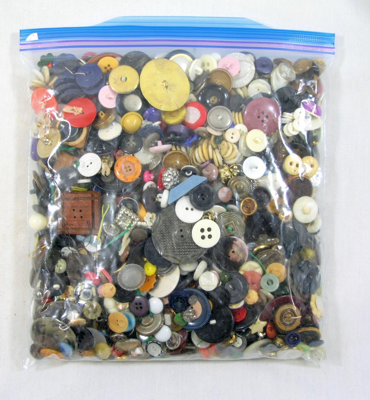 3 Pound Bag of Mixed Vintage & Newer Buttons