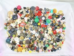 3 Pound Bag of Mixed Vintage & Newer Buttons