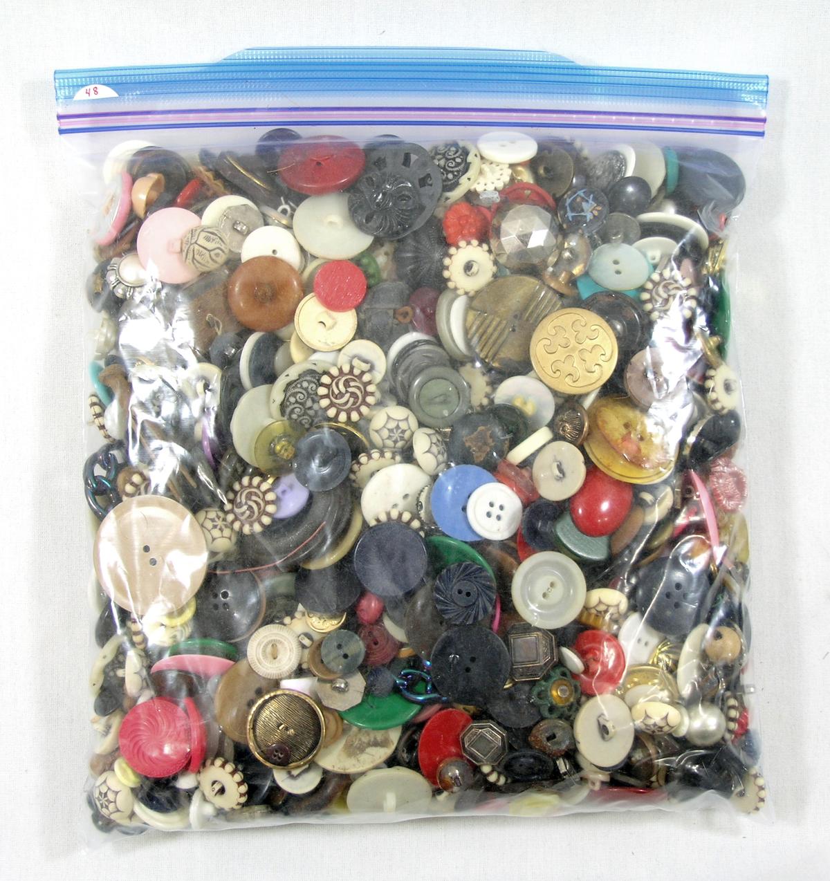 3 Pound Bag of Mixed Vintage & Newer Buttons