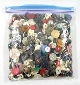 3 Pound Bag of Mixed Vintage & Newer Buttons