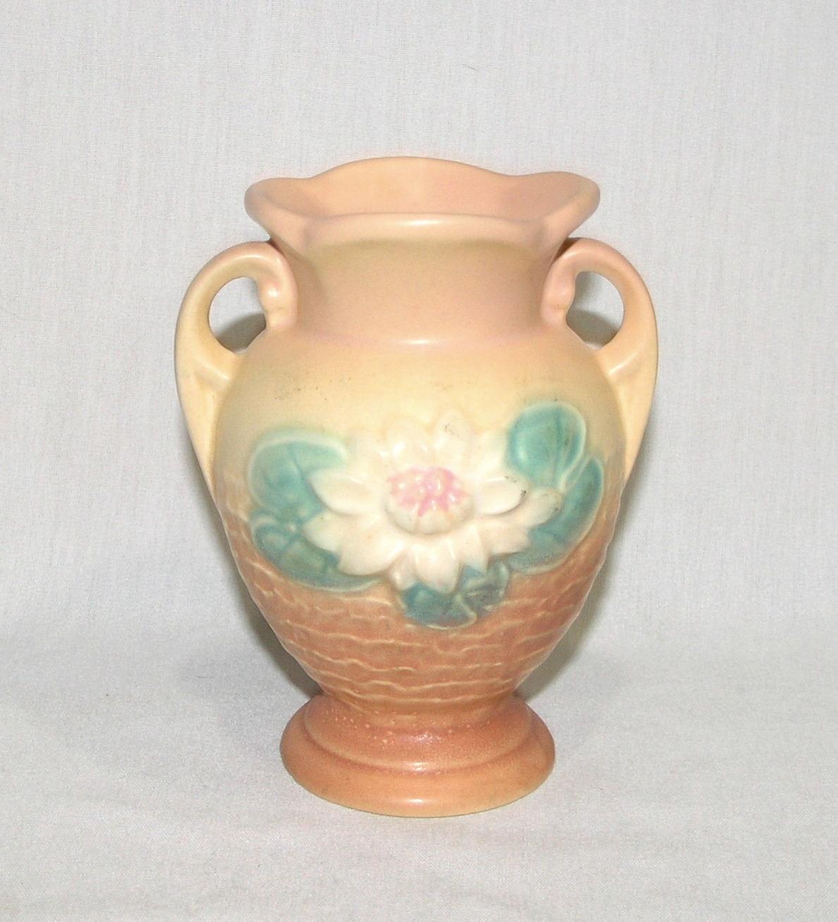 Vintage Hull Art Pottery Water Lilly Vase L-1 - 5-1/2. No Chips or Cracks