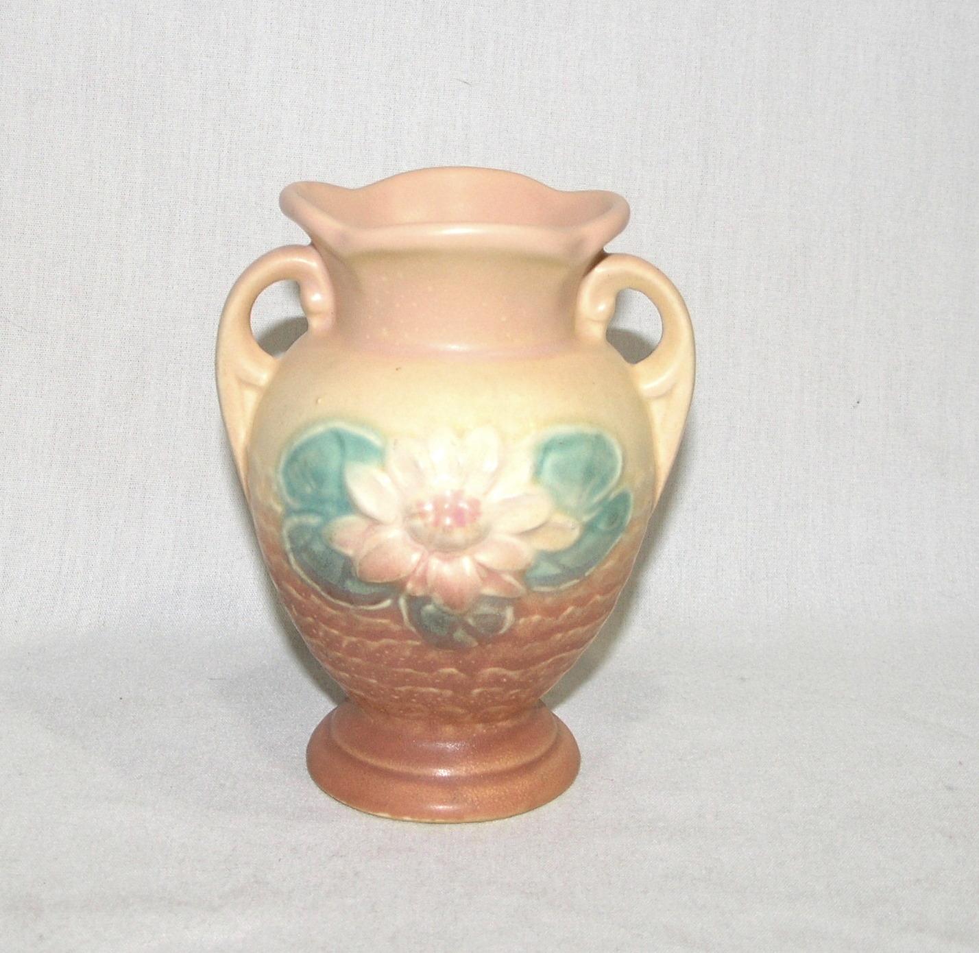 Vintage Hull Art Pottery Water Lilly Vase L-1 - 5-1/2. No Chips or Cracks