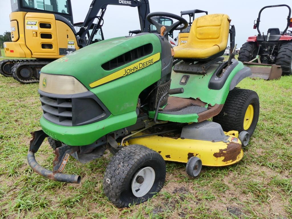 JOHN DEERE LA145 MOWER