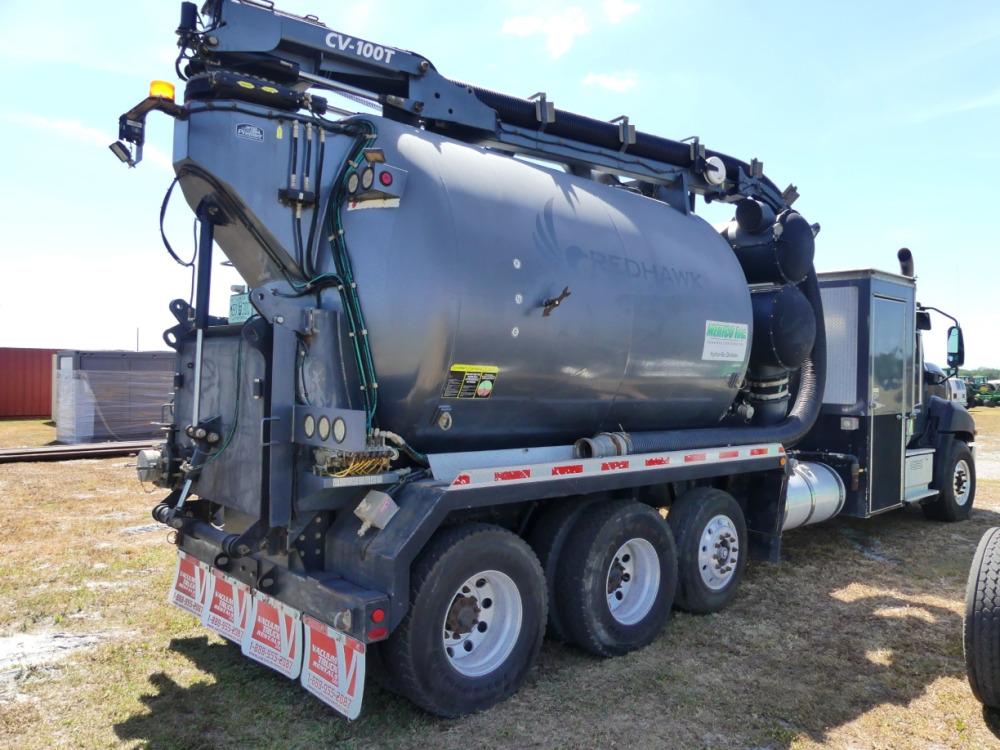 2016 CAT HydroVac Truck Day Cab