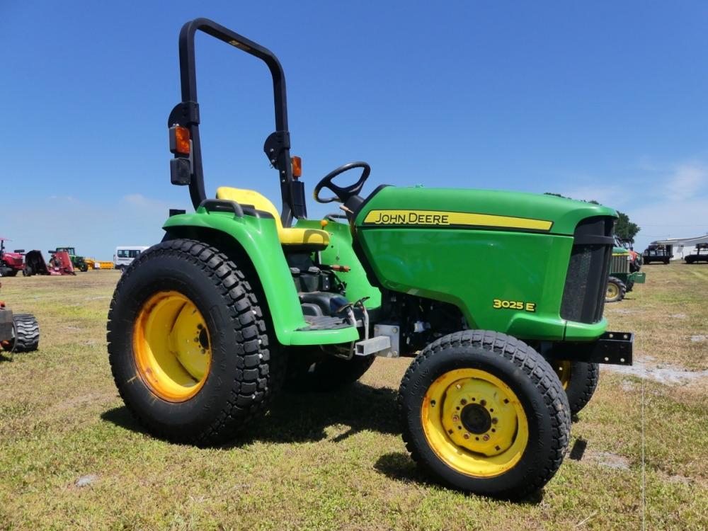 2017 John Deere 3025E