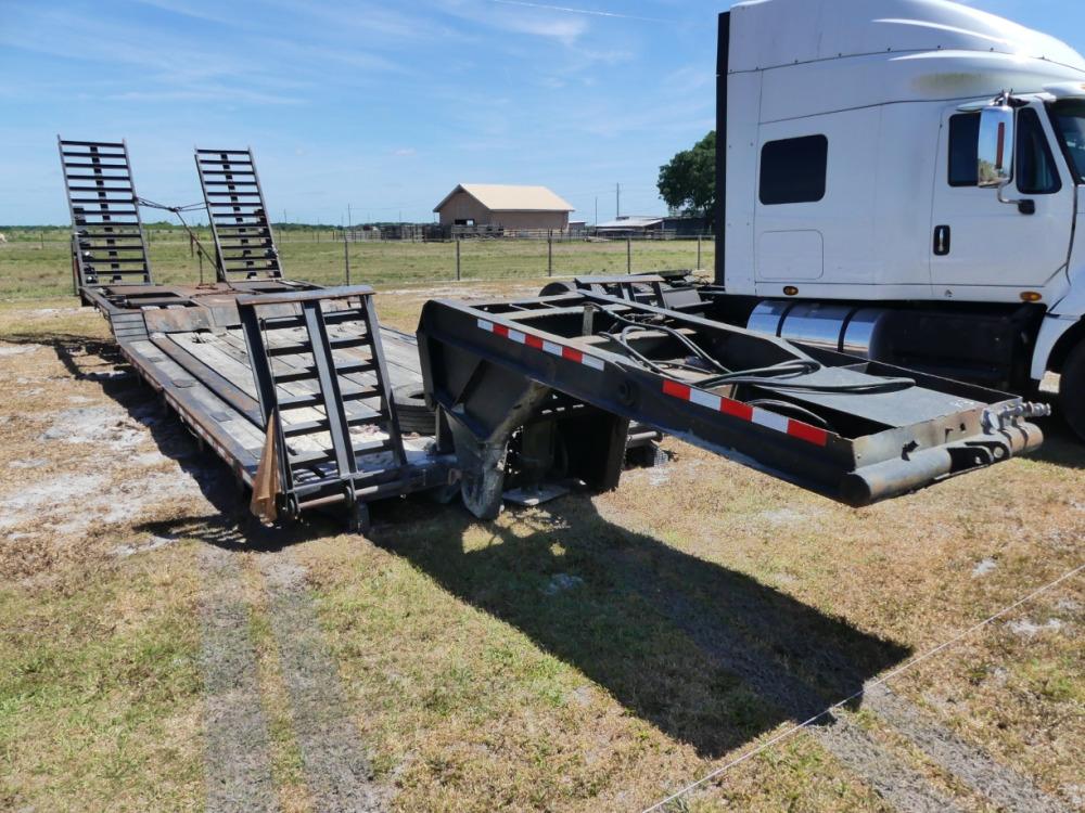 1970 Trim 30'x10' Detach Trailer