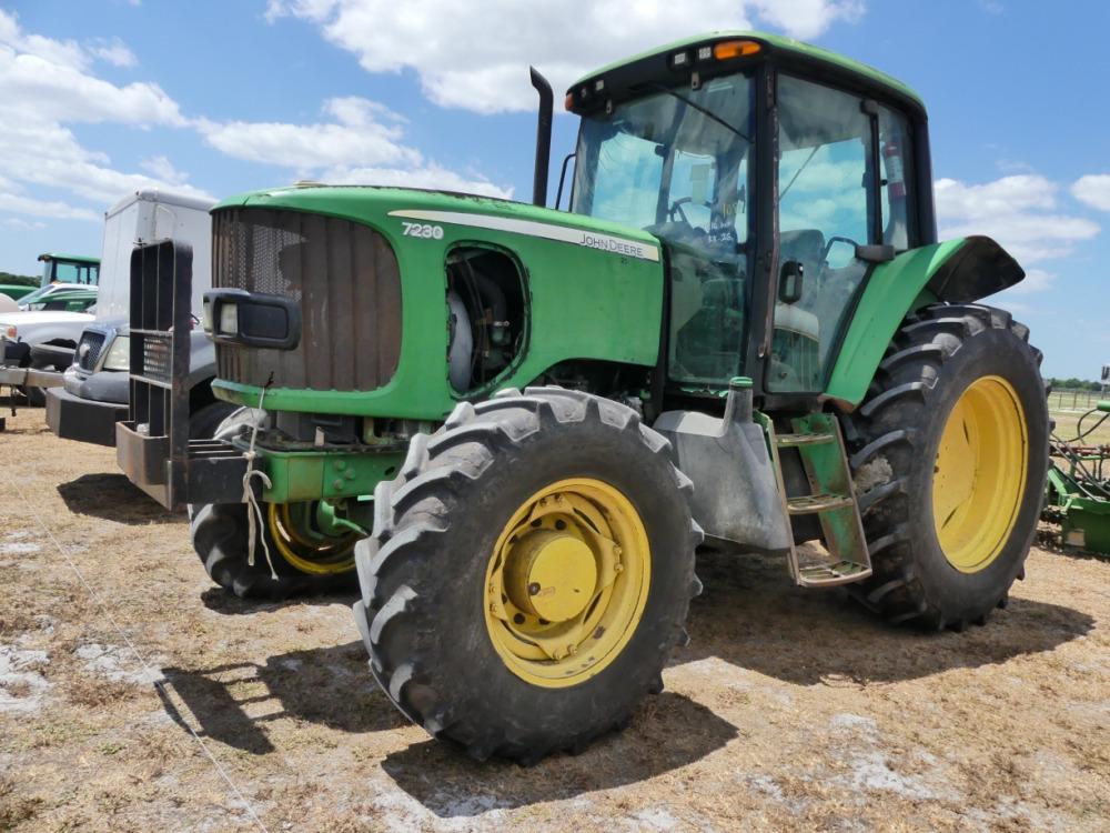 John Deere 7230