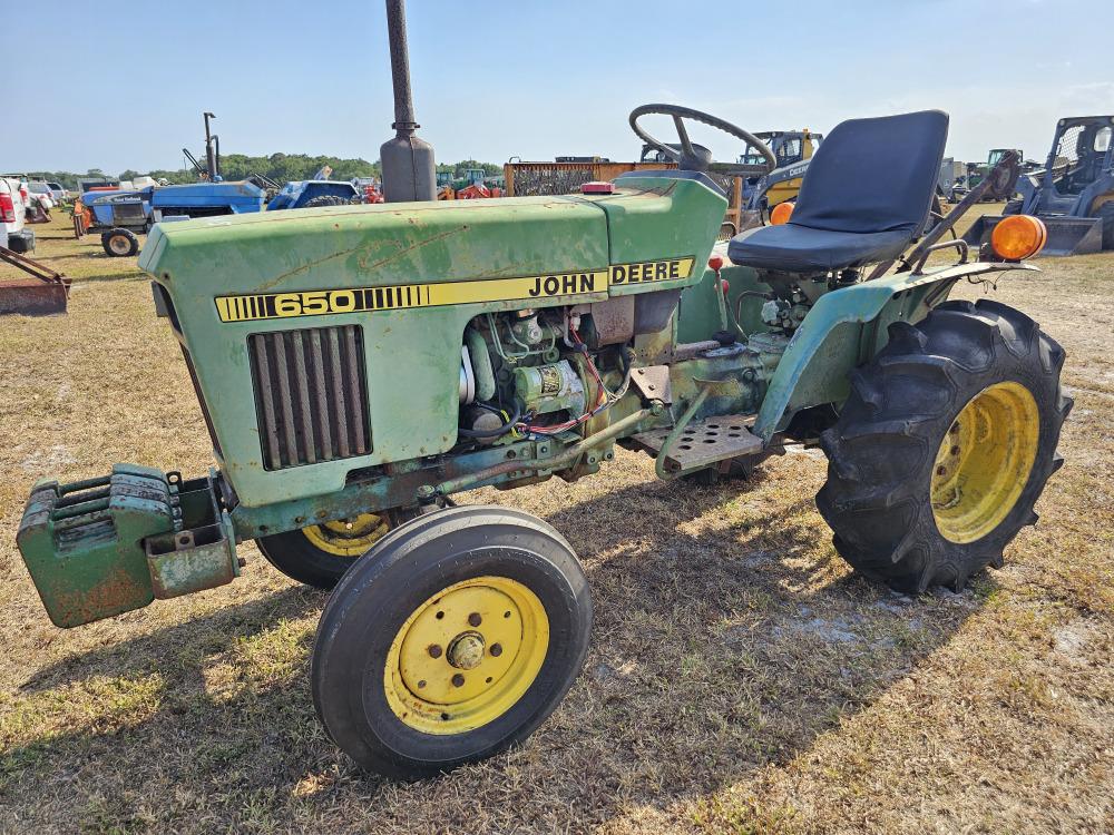 John Deere 650