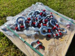 Assortment of Screw Pin Shackles