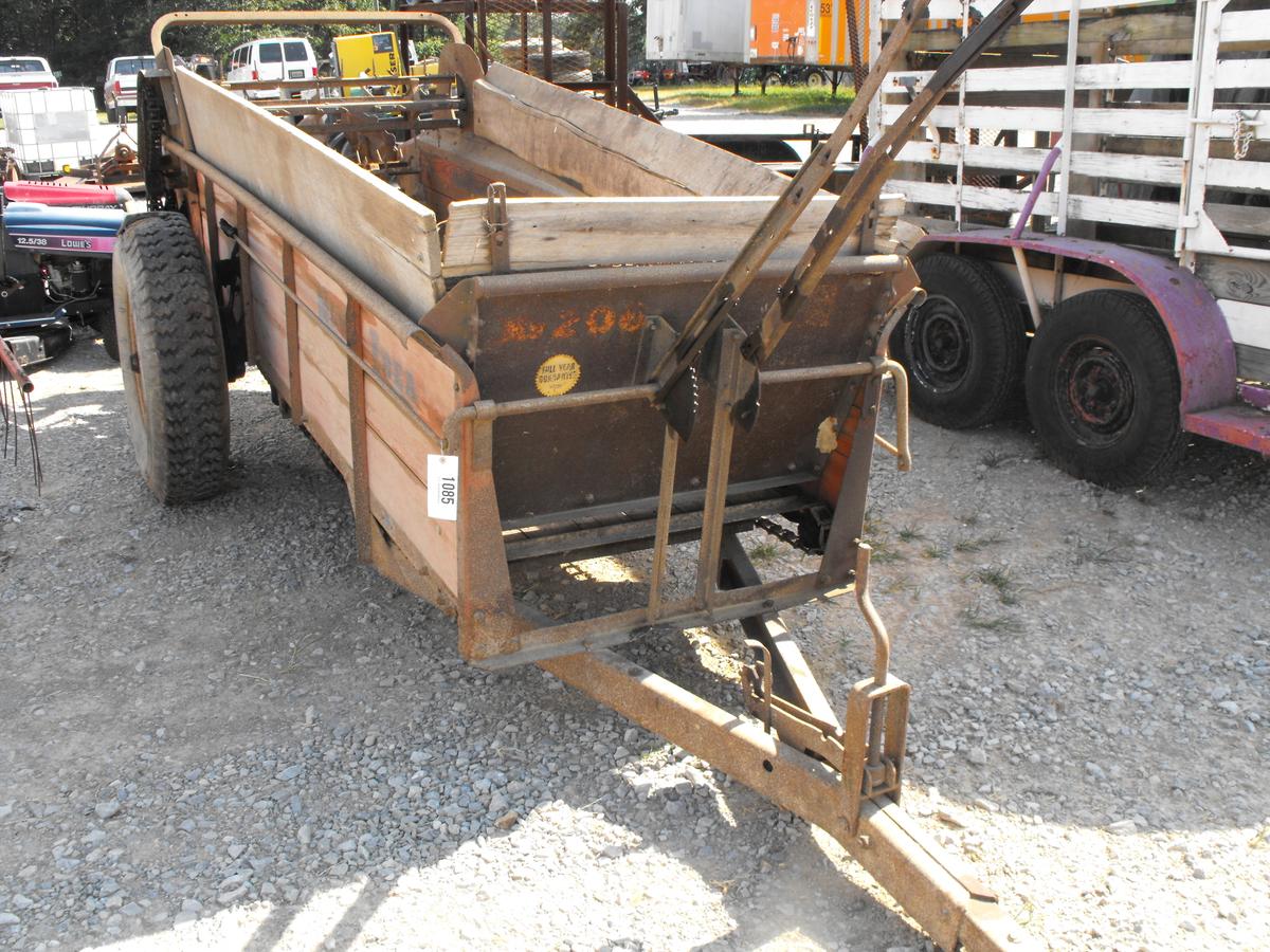 FERTILIZER/MANURE SPREADER