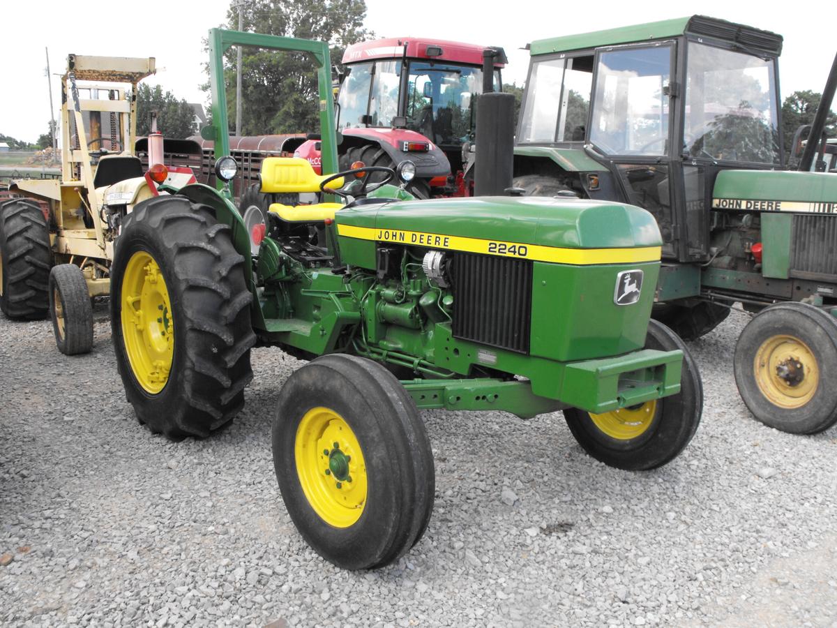 2240 JOHN DEERE