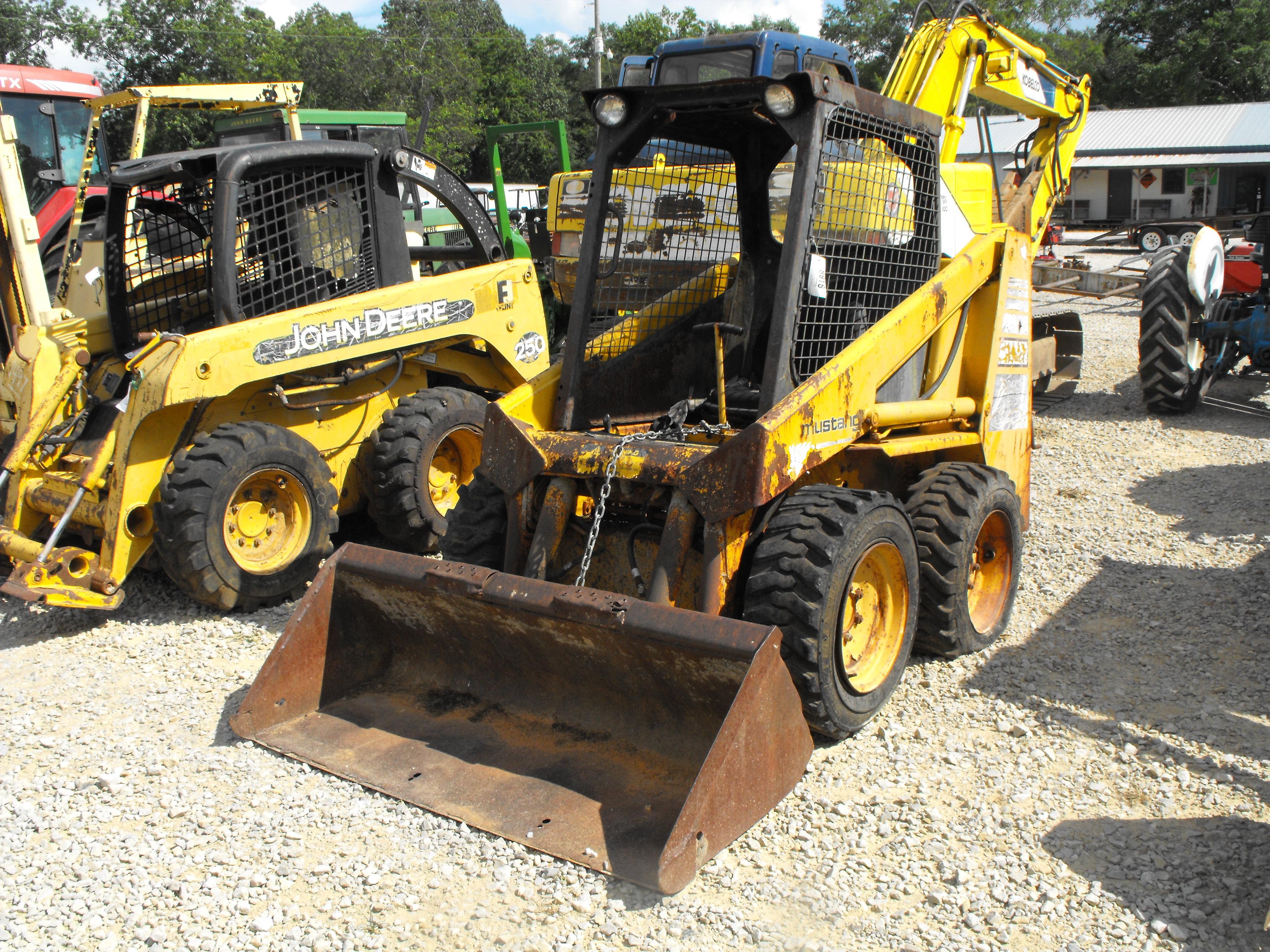 MUSTANG OMC 442 SKID STEER