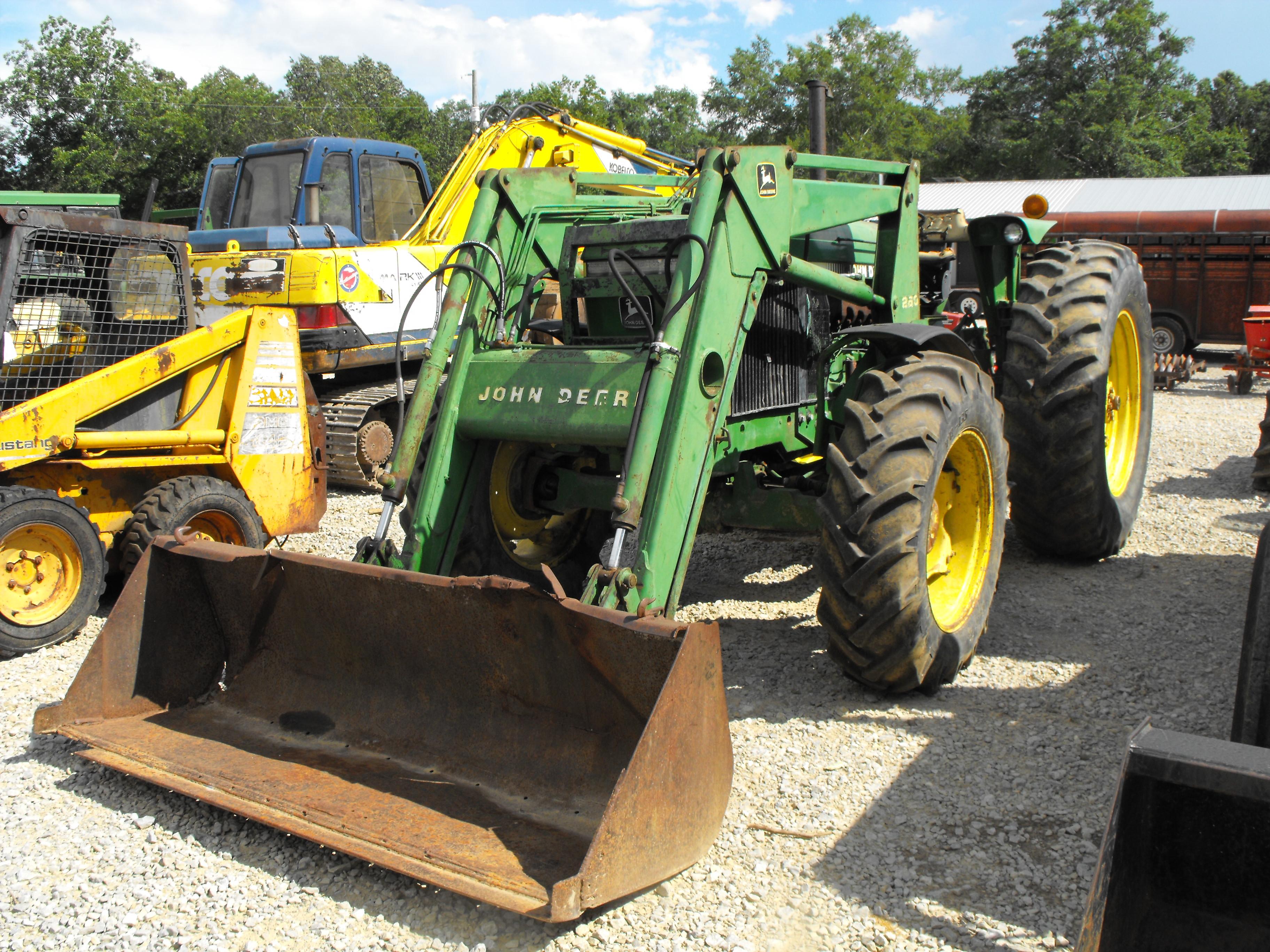 2955 JD, 4X4, 260 LDR, 6811HRS SHOWING