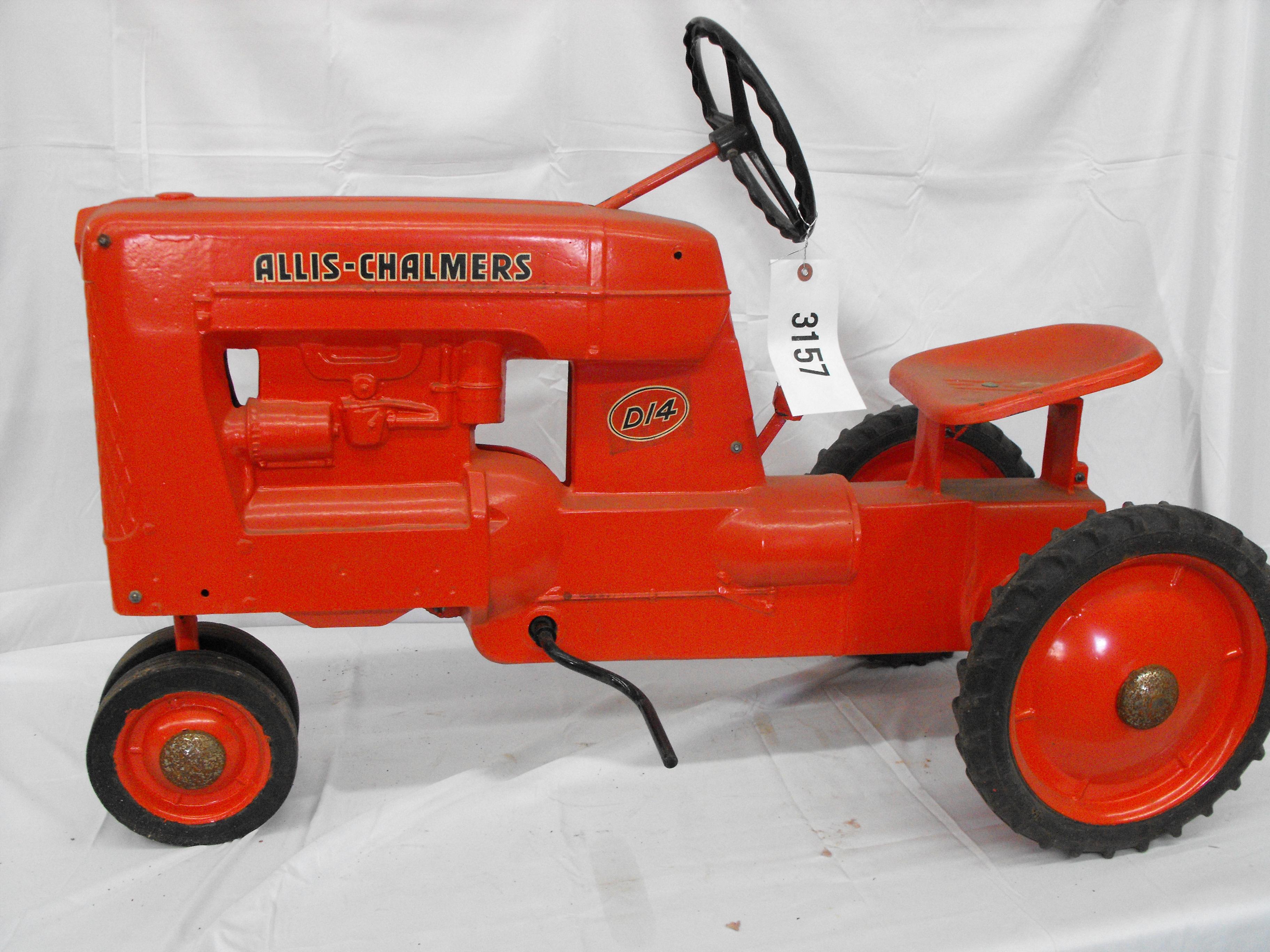 ALLIS-CHALMERS D14  NF METAL SEAT & STEERING WHEEL