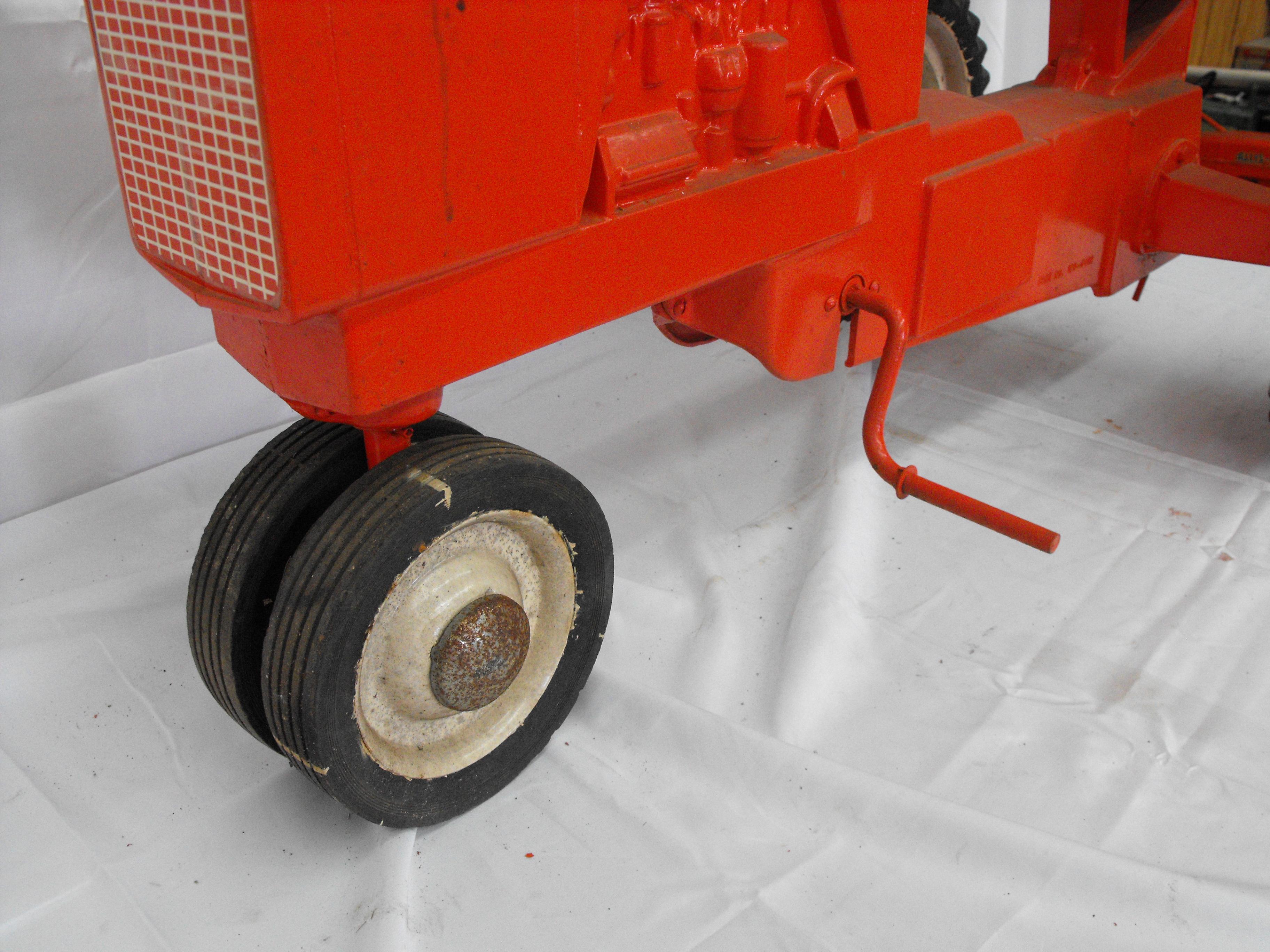 ALLIS-CHALMERS ONE-NINETY XT  NF  METAL SEAT & STEERING WHEEL