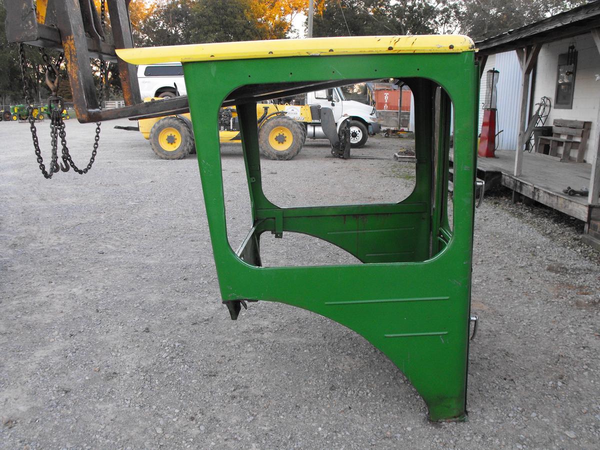 830 John Deere cab