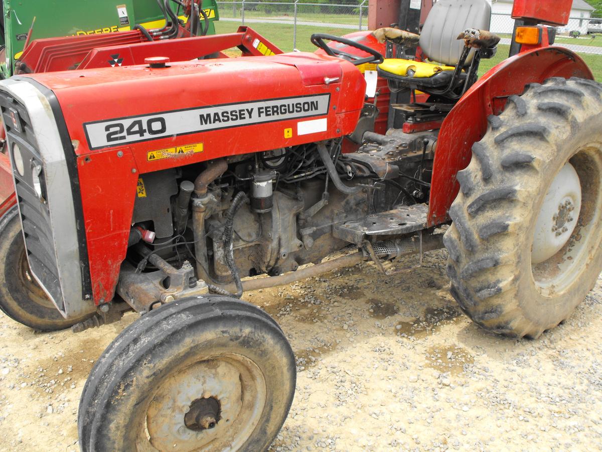 240 MASSEY FERGUSON (WITH TOP)