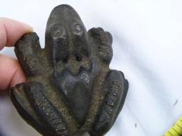 Cast iron frog stamped Wyatt Mfg. Co., Salina, Kans., 3" W